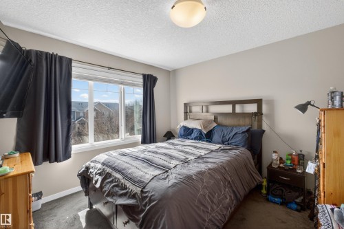 9 320 Secord Boulevard, Edmonton, AB - Indoor Photo Showing Bedroom