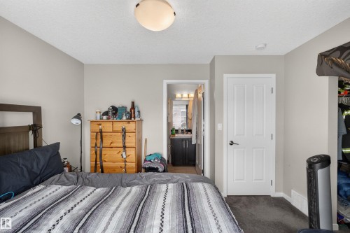 9 320 Secord Boulevard, Edmonton, AB - Indoor Photo Showing Bedroom