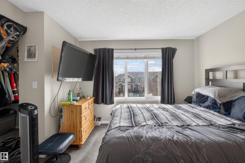 9 320 Secord Boulevard, Edmonton, AB - Indoor Photo Showing Bedroom