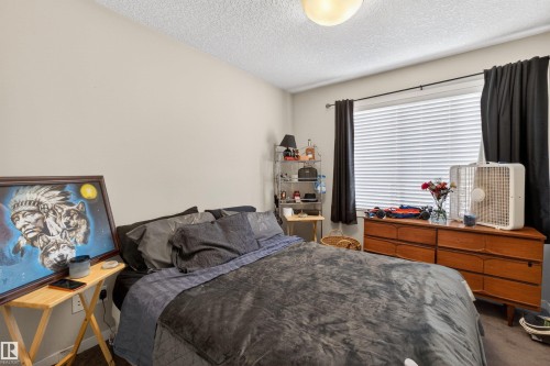 9 320 Secord Boulevard, Edmonton, AB - Indoor Photo Showing Bedroom