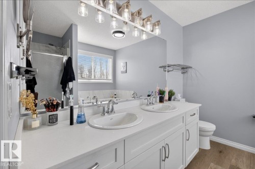 55 Silverstone Drive, Stony Plain, AB - Indoor Photo Showing Bathroom