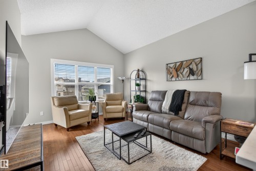 6808 Cardinal Link, Edmonton, AB - Indoor Photo Showing Living Room