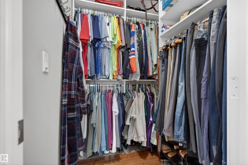 6808 Cardinal Link, Edmonton, AB - Indoor With Storage