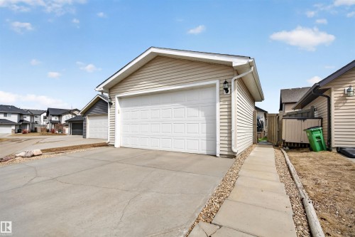 6808 Cardinal Link, Edmonton, AB - Outdoor