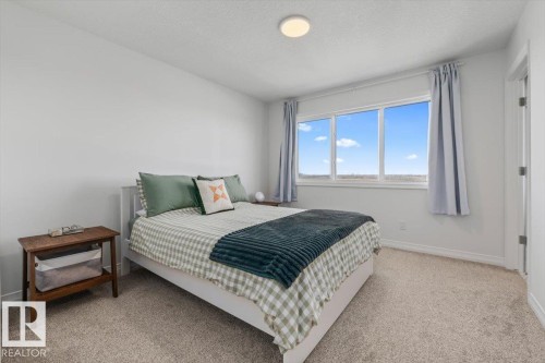 2418 Trumpeter Way, Edmonton, AB - Indoor Photo Showing Bedroom