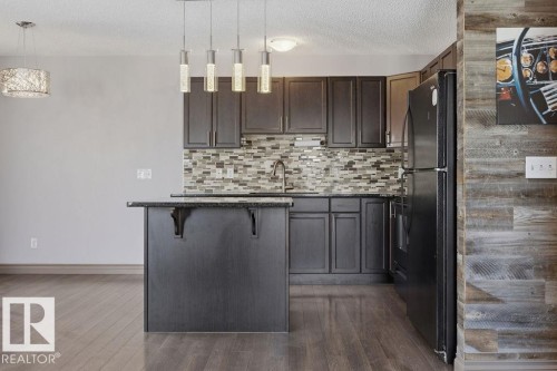 21 2005 70 Street, Edmonton, AB - Indoor Photo Showing Kitchen
