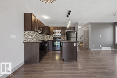 21 2005 70 Street, Edmonton, AB - Indoor Photo Showing Kitchen