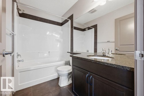21 2005 70 Street, Edmonton, AB - Indoor Photo Showing Bathroom