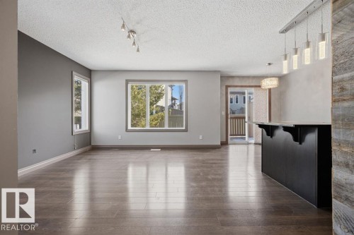21 2005 70 Street, Edmonton, AB - Indoor