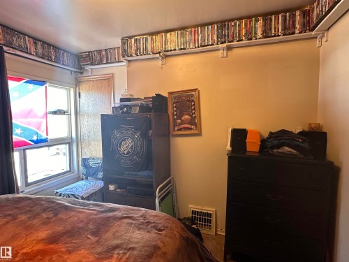Image quality insufficient for description - 10528 100 Avenue, Westlock, AB - Indoor Photo Showing Bedroom