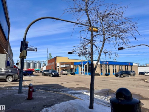 Image quality insufficient for description - 10528 100 Avenue, Westlock, AB - Outdoor