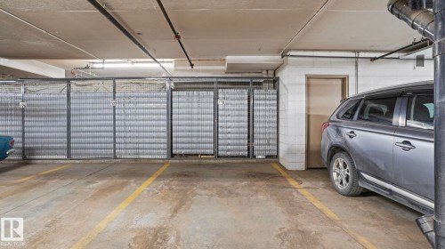 138 1406 Hodgson Way, Edmonton, AB - Indoor Photo Showing Garage