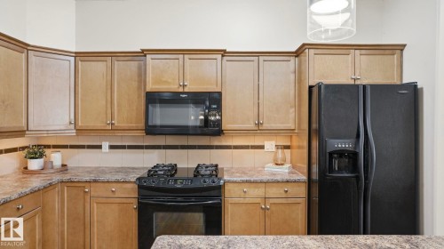 138 1406 Hodgson Way, Edmonton, AB - Indoor Photo Showing Kitchen
