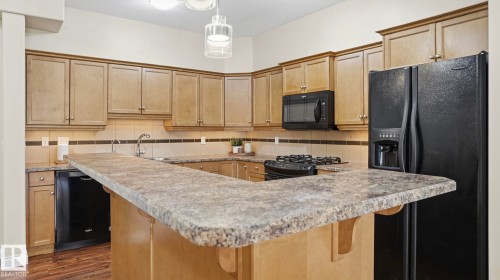 138 1406 Hodgson Way, Edmonton, AB - Indoor Photo Showing Kitchen