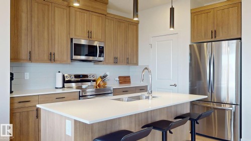 2808 152 Avenue, Edmonton, AB - Indoor Photo Showing Kitchen With Double Sink With Upgraded Kitchen