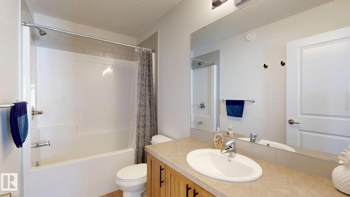 2808 152 Avenue, Edmonton, AB - Indoor Photo Showing Bathroom