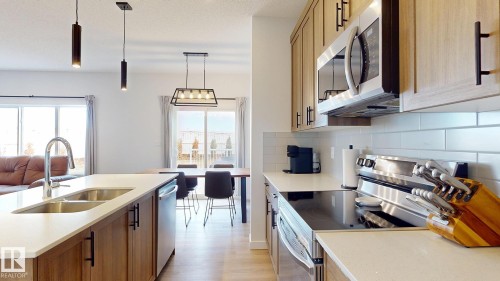 2808 152 Avenue, Edmonton, AB - Indoor Photo Showing Kitchen With Double Sink With Upgraded Kitchen