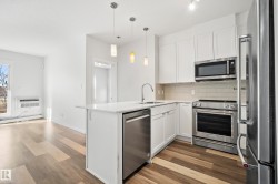 127 812 WELSH Drive  Edmonton, AB T6X 1Y7