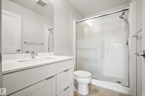 127 812 Welsh Drive, Edmonton, AB - Indoor Photo Showing Bathroom