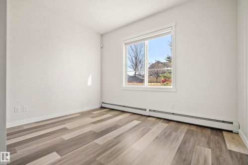 127 812 Welsh Drive, Edmonton, AB - Indoor Photo Showing Other Room