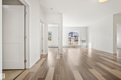 127 812 Welsh Drive, Edmonton, AB - Indoor Photo Showing Other Room