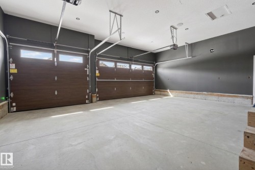 149 Eastgate Way, St. Albert, AB - Indoor Photo Showing Garage