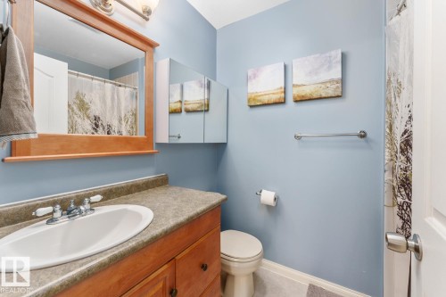 218 Pine Avenue, Cold Lake, AB - Indoor Photo Showing Bathroom