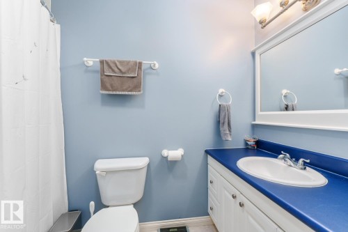 218 Pine Avenue, Cold Lake, AB - Indoor Photo Showing Bathroom