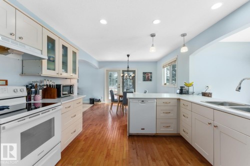 218 Pine Avenue, Cold Lake, AB - Indoor Photo Showing Kitchen