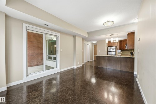 805 10055 118 Street, Edmonton, AB - Indoor
