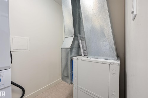805 10055 118 Street, Edmonton, AB - Indoor Photo Showing Laundry Room