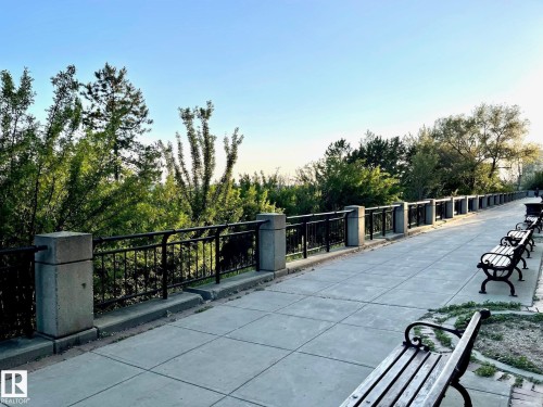 Within walking distance to the beautiful Victoria Promenade - 805 10055 118 Street, Edmonton, AB - Outdoor