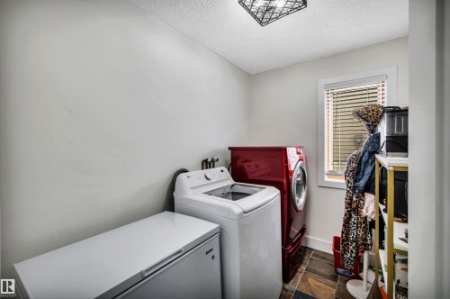 9 Ebony Way, St. Albert, AB - Indoor Photo Showing Laundry Room