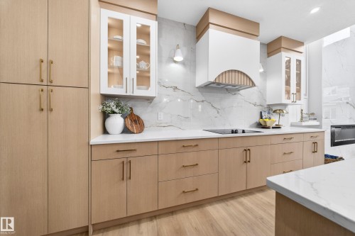 3507 45 Avenue, Beaumont, AB - Indoor Photo Showing Kitchen