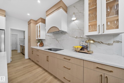 3507 45 Avenue, Beaumont, AB - Indoor Photo Showing Kitchen