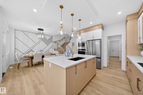 3507 45 Avenue, Beaumont, AB - Indoor Photo Showing Kitchen With Upgraded Kitchen
