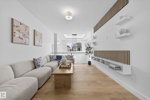3507 45 Avenue, Beaumont, AB - Indoor Photo Showing Living Room