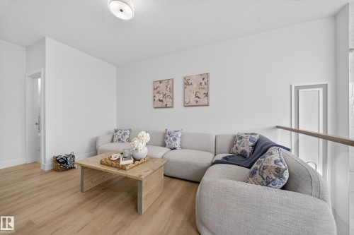 3507 45 Avenue, Beaumont, AB - Indoor Photo Showing Living Room