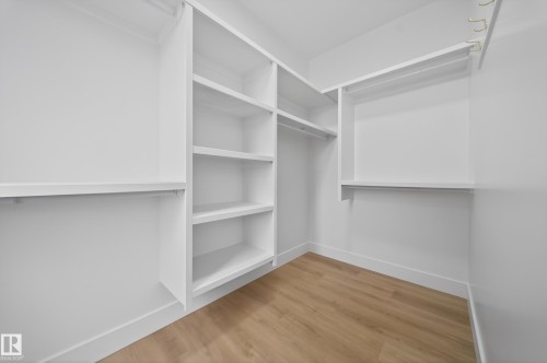 3507 45 Avenue, Beaumont, AB - Indoor With Storage