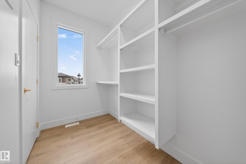 3507 45 Avenue, Beaumont, AB - Indoor With Storage