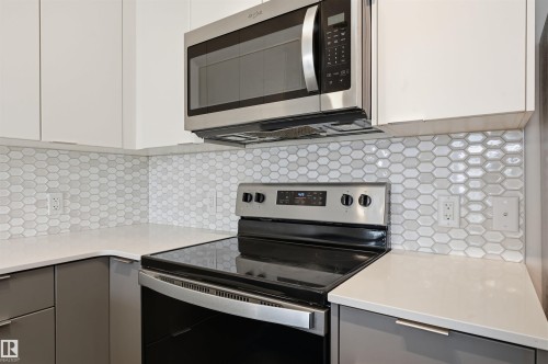 317 812 Welsh Drive, Edmonton, AB - Indoor Photo Showing Kitchen With Upgraded Kitchen