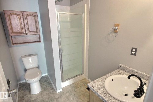 12327 45 Street, Edmonton, AB - Indoor Photo Showing Bathroom