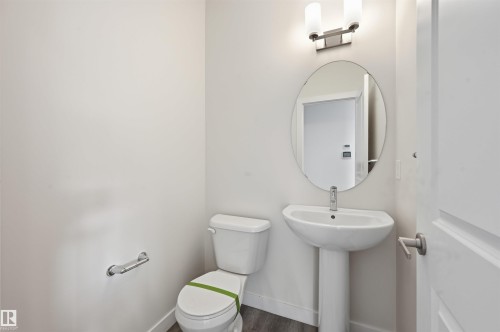 77 1010 Rabbit Hill Road, Edmonton, AB - Indoor Photo Showing Bathroom