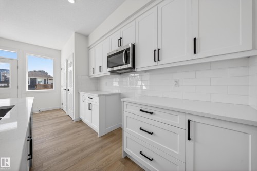 227 Deer Valley Drive, Leduc, AB - Indoor Photo Showing Kitchen