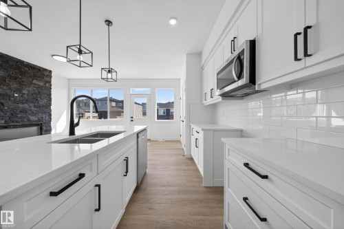 227 Deer Valley Drive, Leduc, AB - Indoor Photo Showing Kitchen With Double Sink With Upgraded Kitchen