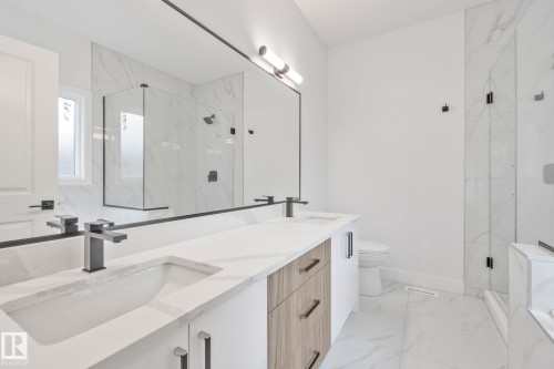 Edmonton, AB - Indoor Photo Showing Bathroom