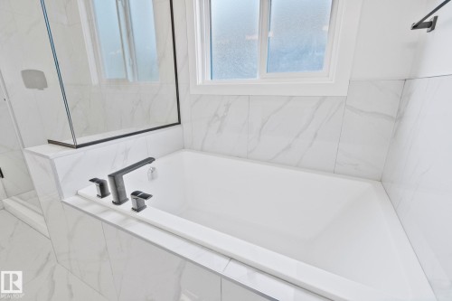 Edmonton, AB - Indoor Photo Showing Bathroom