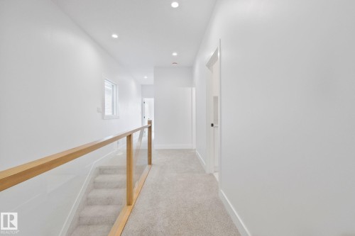Edmonton, AB - Indoor Photo Showing Other Room
