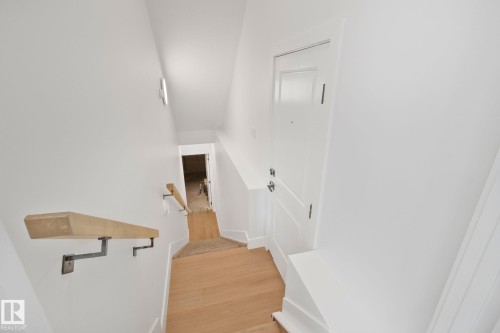 Edmonton, AB - Indoor Photo Showing Other Room