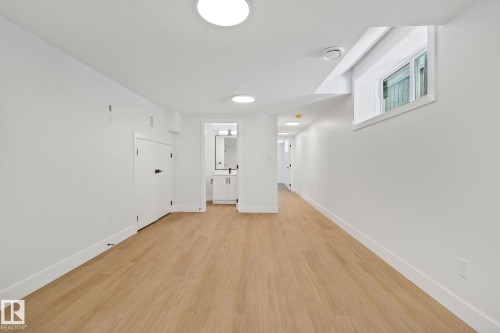 Edmonton, AB - Indoor Photo Showing Other Room
